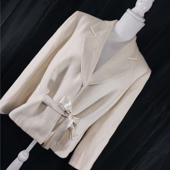 Tahari Jackets & Blazers - Tahari Cream Women's Blazer Jacket